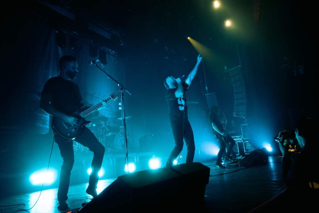 The current image has no alternative text. The file name is: karnivool-bataclan-paris-12-may-2026-hires-4400px-karen-sawrey-00012.jpg